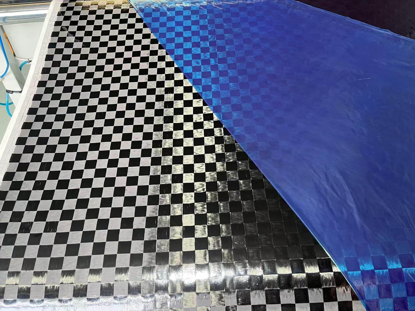 Spread tow carbon fiber prepreg